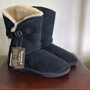 Navy winter boot.